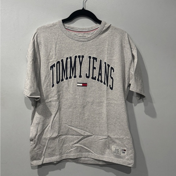 Tommy Hilfiger Light Gray T-Shirt - Picture 1 of 3